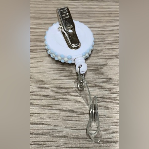 Handmade Blue & Green Pearl Flower Badge/ID Retractable Alligator Clip - Picture 4 of 4
